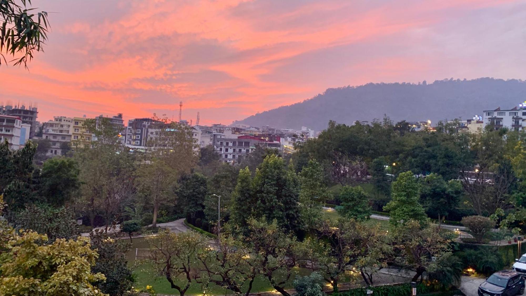 Luxury Aloha Majestic Apartments Rishīkesh Εξωτερικό φωτογραφία